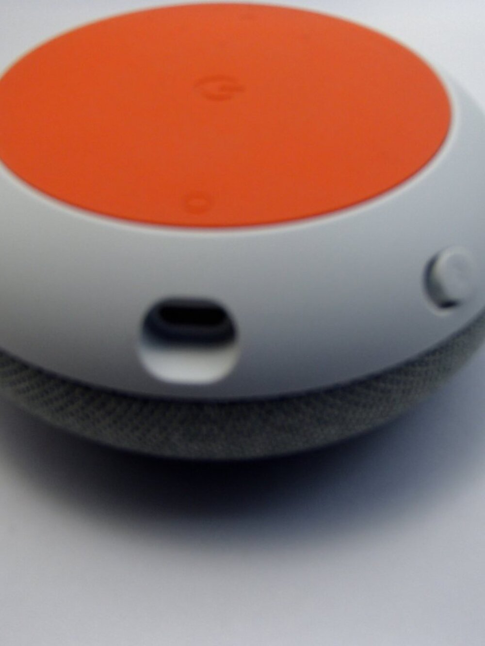 Google Home Mini - Mini Smart Speaker Used - Picture 2 of 3